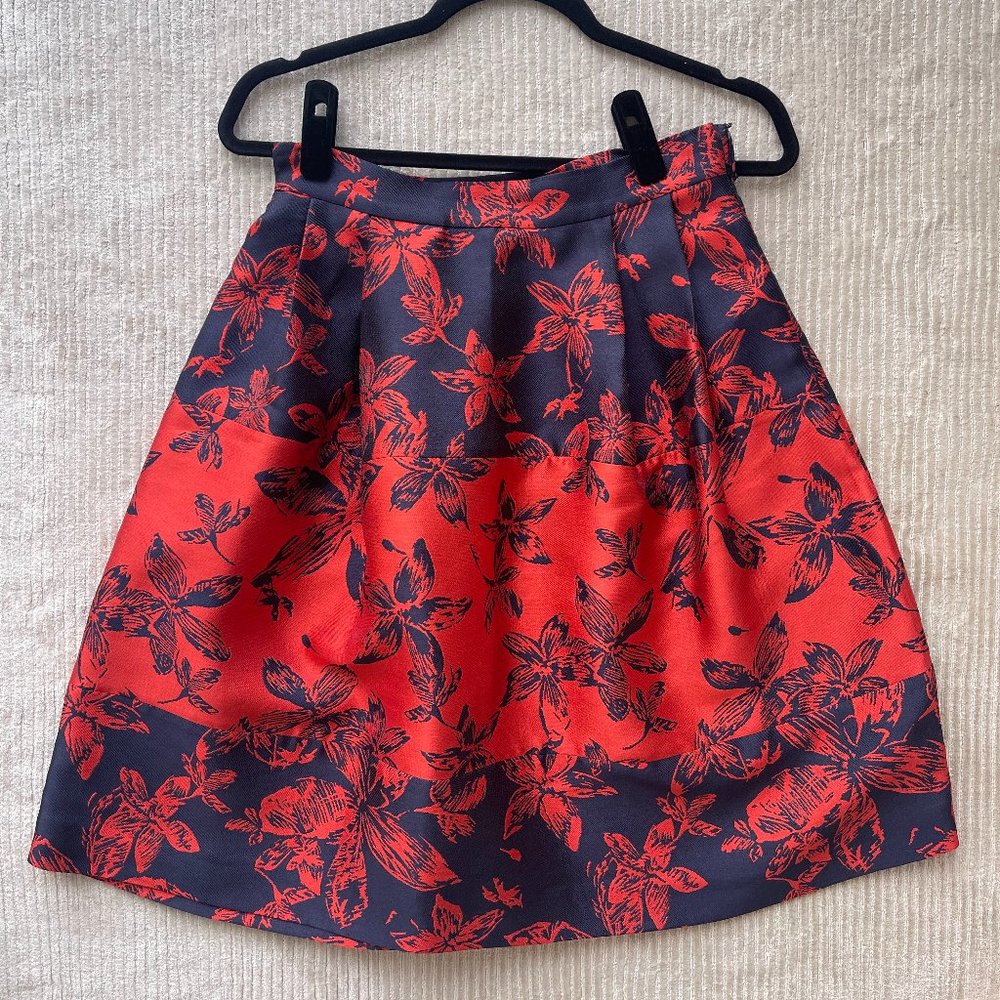 New without tags Skirt with flower print, pockets and pleats by CAROLINA HERRERA